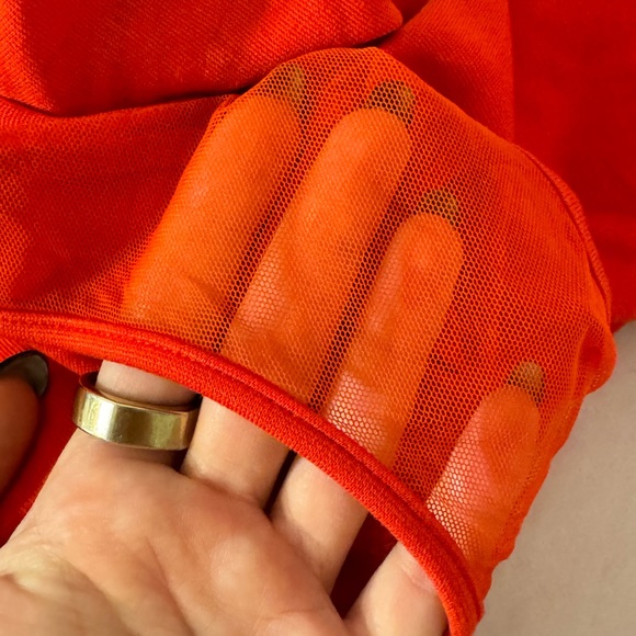 Karen Miller off the shoulder long sleeve top - Picture 4 of 5